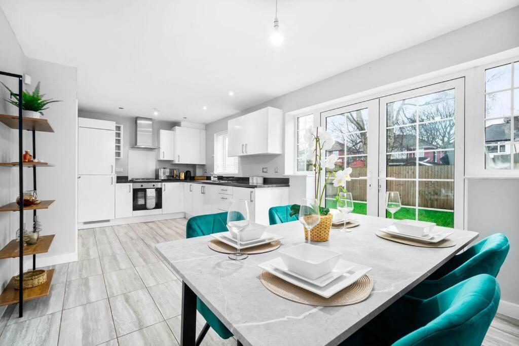Stunning Modern Home In Birmingham Exteriör bild
